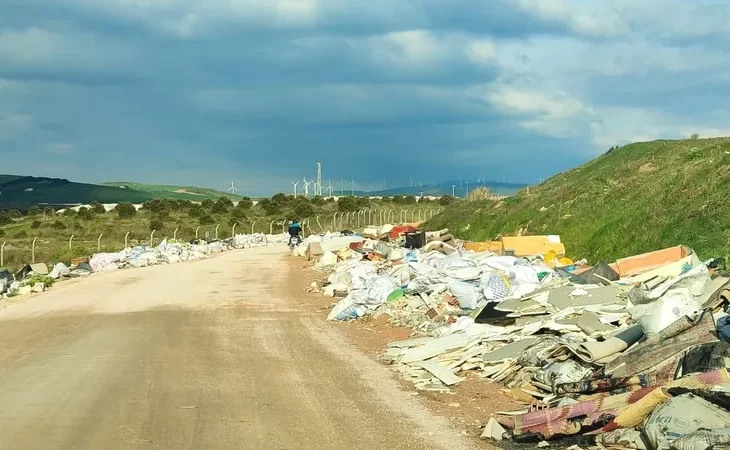 Bir yıl önce temizlenen yer çöplüğe döndü