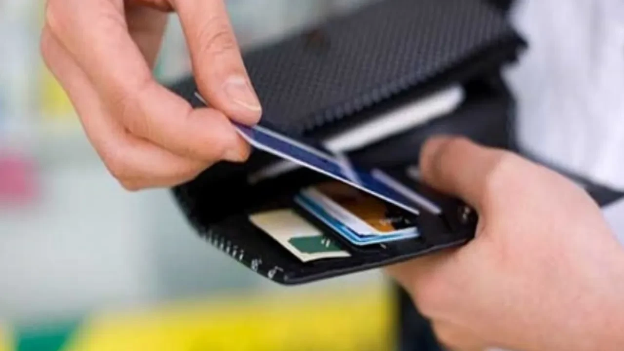 kredi-karti-kullananlar-sizin-de-basiniza-gelebilir-karti-bilgileri-saniyede-kopyalan-3218258 (1)