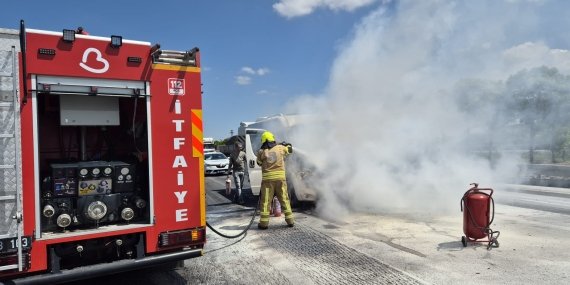 Susurluk’ta araç yangını paniğe neden oldu