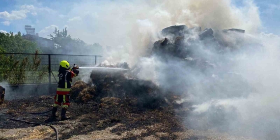 Balıkesir’de 500 balya saman kül oldu