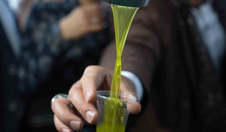 Sıcaktan bunalanlara serinlemek için zeytinyağı önerisi