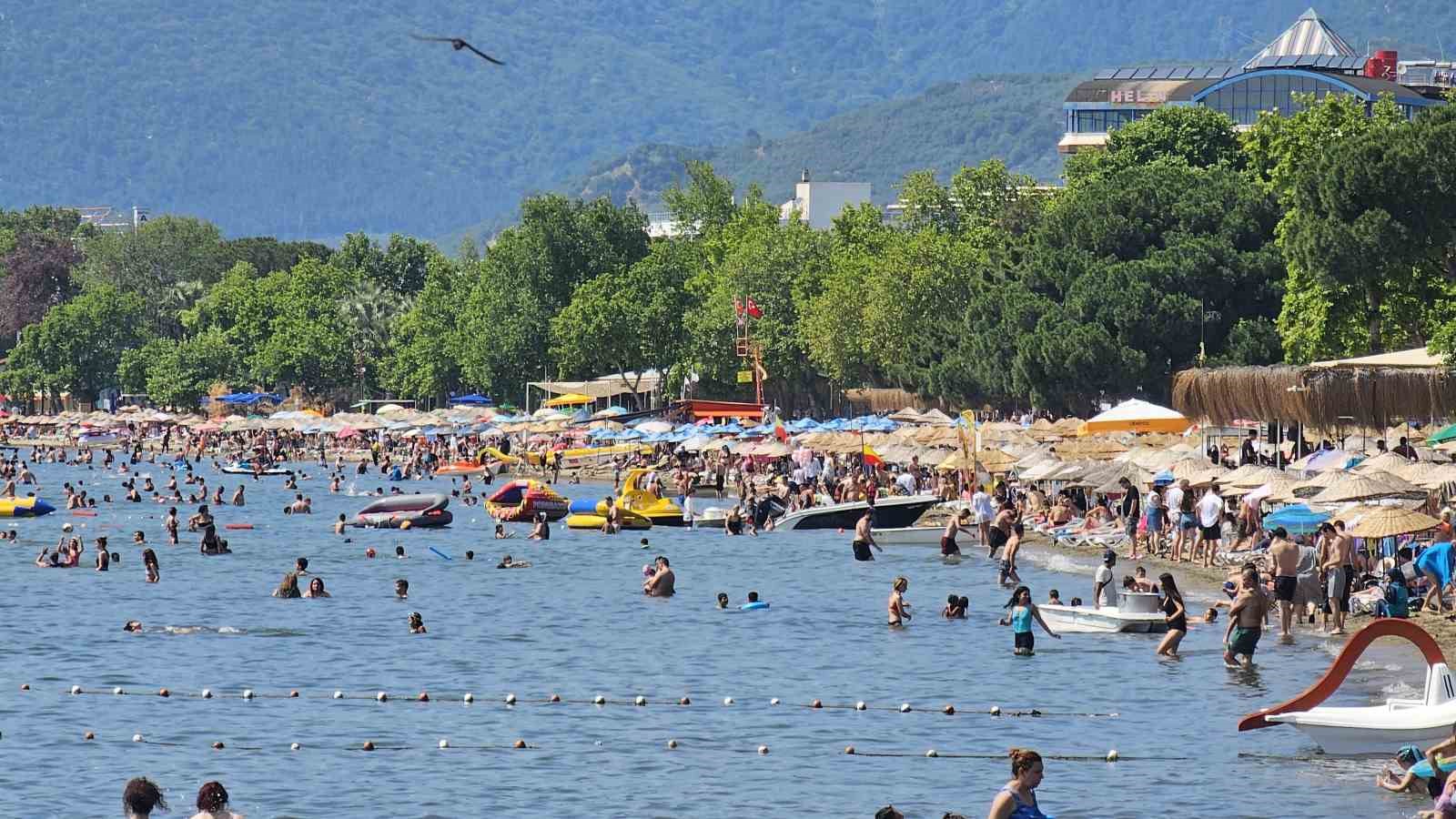BAYRAMDA ERDEK'E ZİYARETÇİ AKINI, SAHİLLER TIKLIM TIKLIM