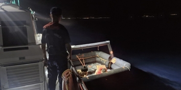 BALIKESİR AÇIKLARINDA 2 DÜZENSİZ GÖÇMEN KURTARILDI