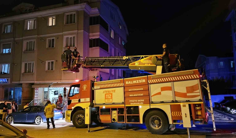 Bandırma’da korkutan sessizlik: Balkondan girildi, uykuda bulundu