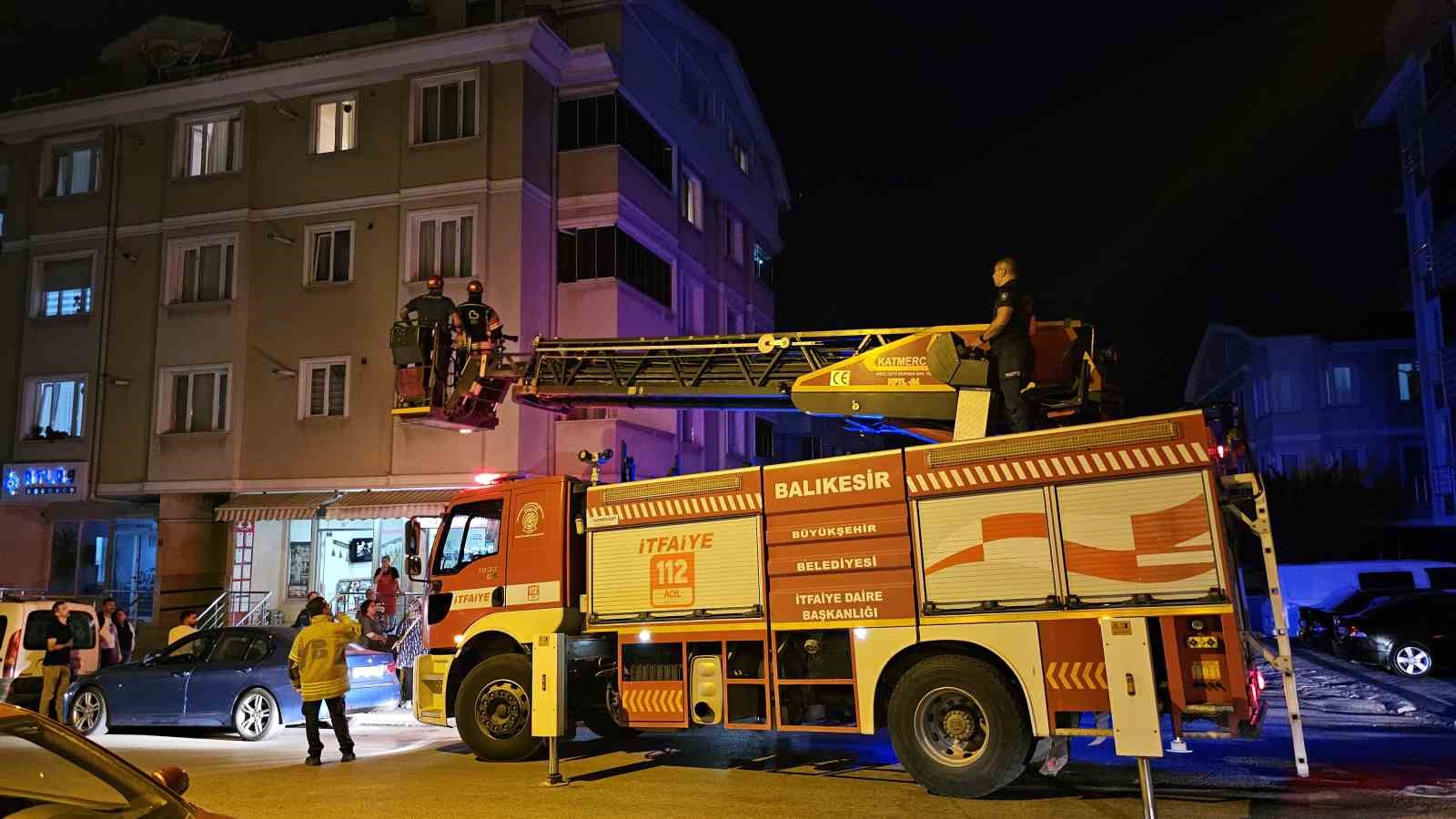 BANDIRMA'DA KORKUTAN SESSİZLİK: BALKONDAN GİRİLDİ, UYKUDA BULUNDU