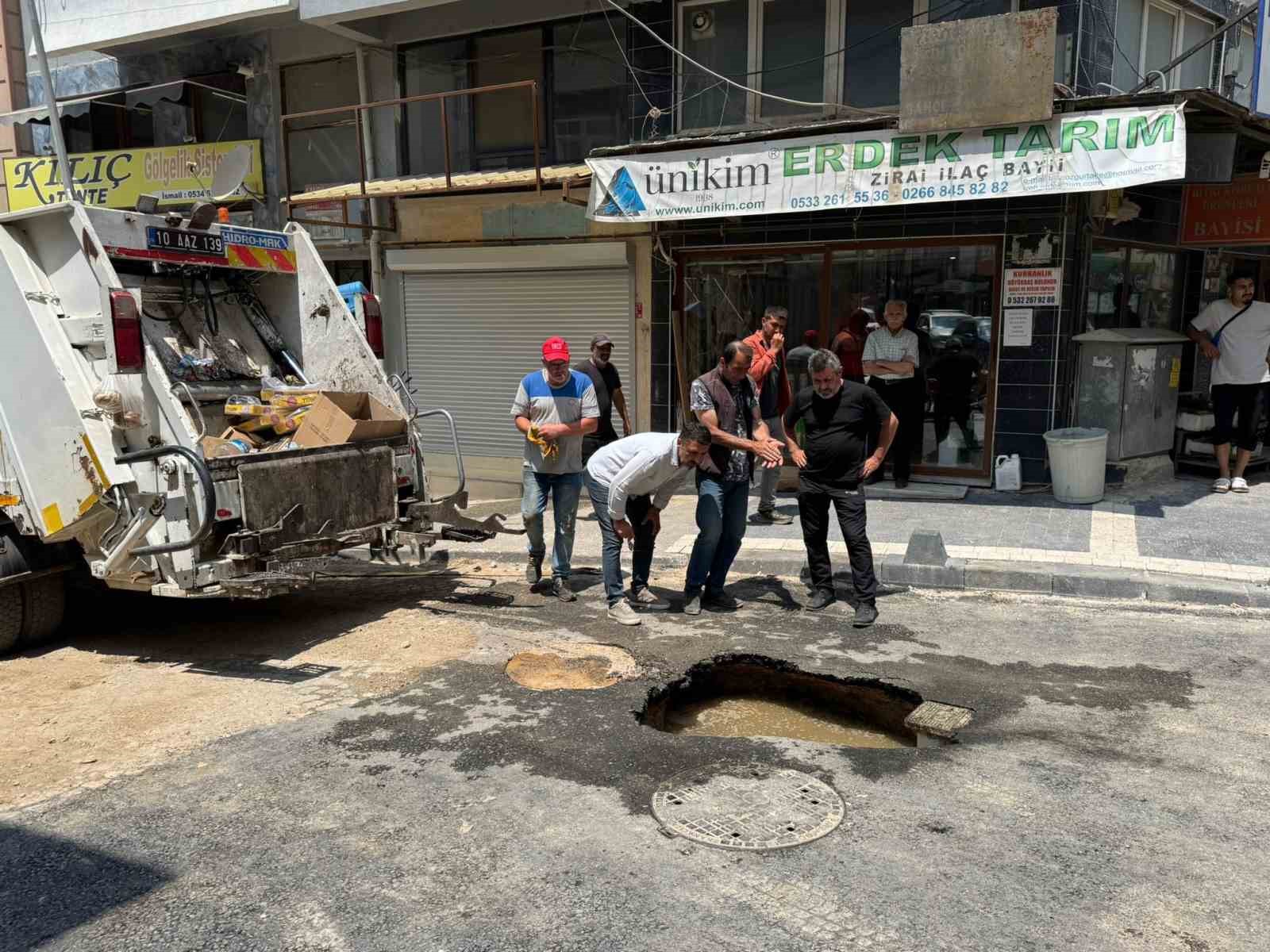 ERDEK’TE YENİ YAPILAN YOL ÇÖKTÜ