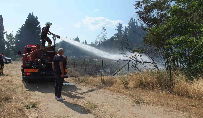 Balıkesir’de ot yangınları bitmiyor