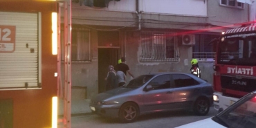 EDREMİT'TE APARTMAN GİRİŞİNDE MOTOSİKLET YANGINI PANİĞİ