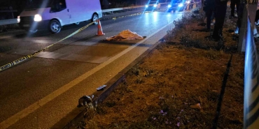 OTOMOBİLİN ÇARPTIĞI YAŞLI KADIN HAYATINI KAYBETTİ