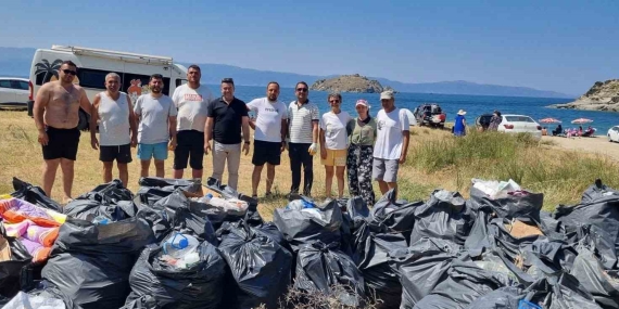 Kapıdağ Yarımadası Küçükova’da 80 torba çöp toplandı