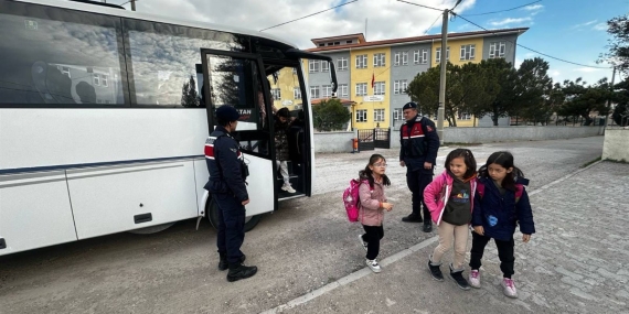 Balıkesir’de okul çevrelerinde geniş çaplı denetim: 2 bin 700’den fazla kişi kontrol edildi