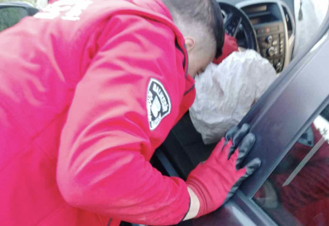 Balya’da otomobil şarampole uçtu; 1 yaralı