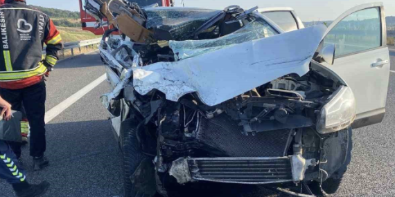 Tıra arkadan çarpan SUV otomobildeki 2 kişi öldü, 2 kişi yaralandı