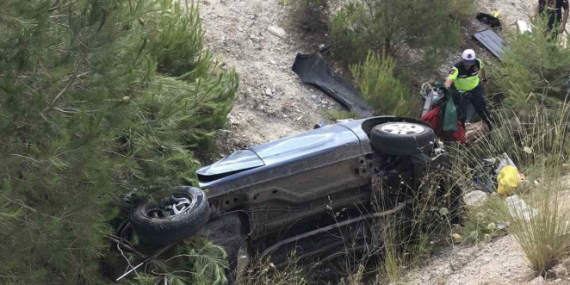 Balıkesir’de otomobil şarampole uçtu: 5 Yaralı