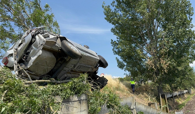 Balıkesir’de Takla Atan Otomobil Kanala Uçtu: 1 Yaralı