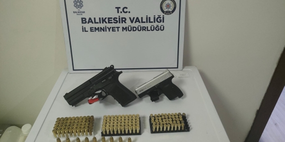 Bandırma’da ruhsatsız silah ve mühimmat ele geçirildi