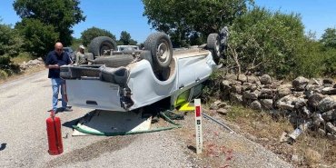 İVRİNDİ'DE OTOMOBİL TAKLA ATTI: 1 YARALI