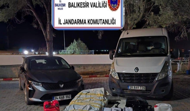 Balıkesir’de düzensiz göçmen operasyonu: 2 organizatör yakalandı