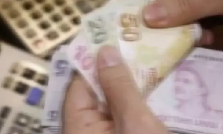 Yaşlı ve engelli aylıkları hesaplara yatırıldı