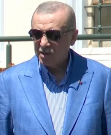 1829201-cumhurbaskani-erdogan-27-ucak-yanginlari-sondurmek-icin-ugrasiyor-68836f41aa477