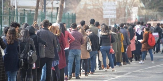 Her 4 üniversite mezunundan 1’i işsiz