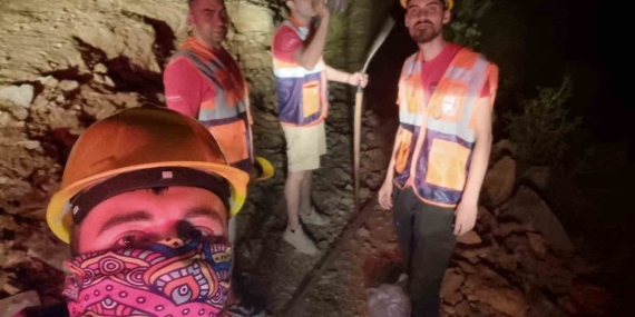 Edremit’te zeytinlik alanda çıkan yangın kontrol altına alındı