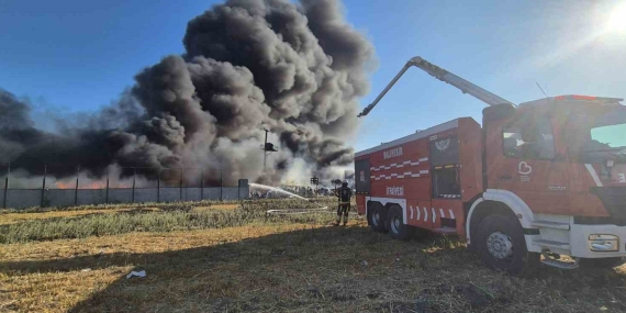 Balıkesir itfaiyesinden Manisa ve İzmir yangınlarına destek