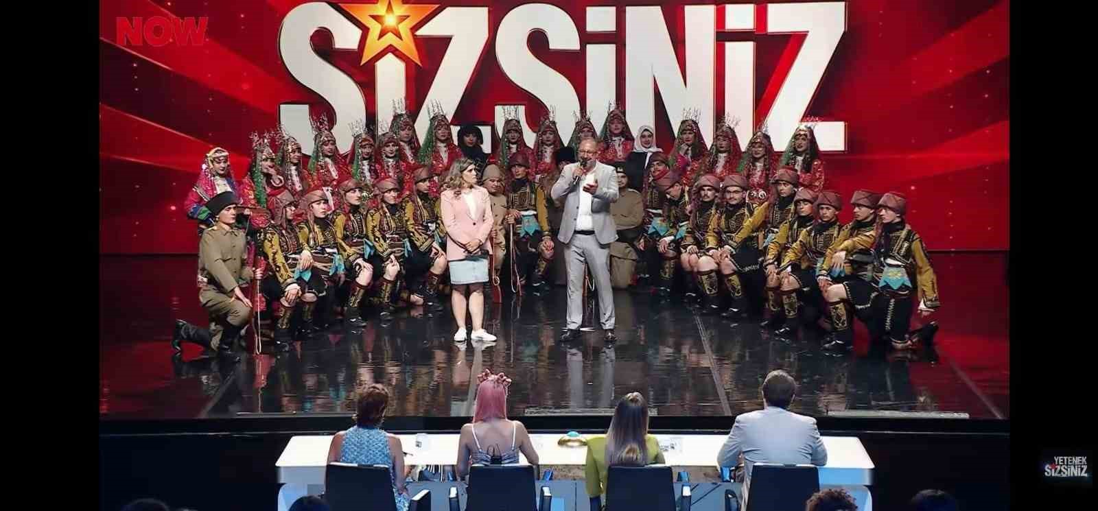 BALIKESİRLİ LİSE ÖĞRENCİLERİNİN KUVAYI MİLLİYE GÖSTERİSİ YARI FİNALE KALDI AYNA KÜLTÜR SANAT GÖSTERİLERİ İLE GÖZ KAMAŞTIRIYOR