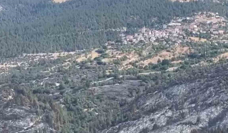 Bursa’da başlayıp Balıkesir’e sıçrayan yangına müdahale sürüyor