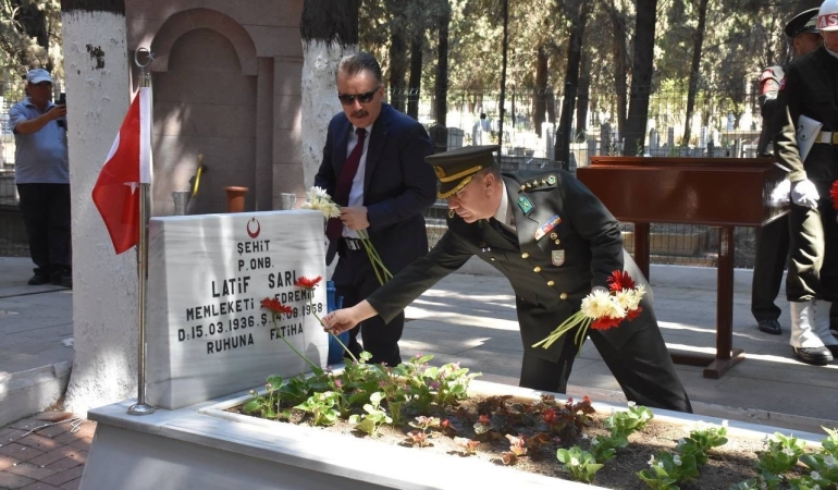 Balıkesir’de 15 Temmuz etkinlikleri şehitlik ziyaretiyle başladı