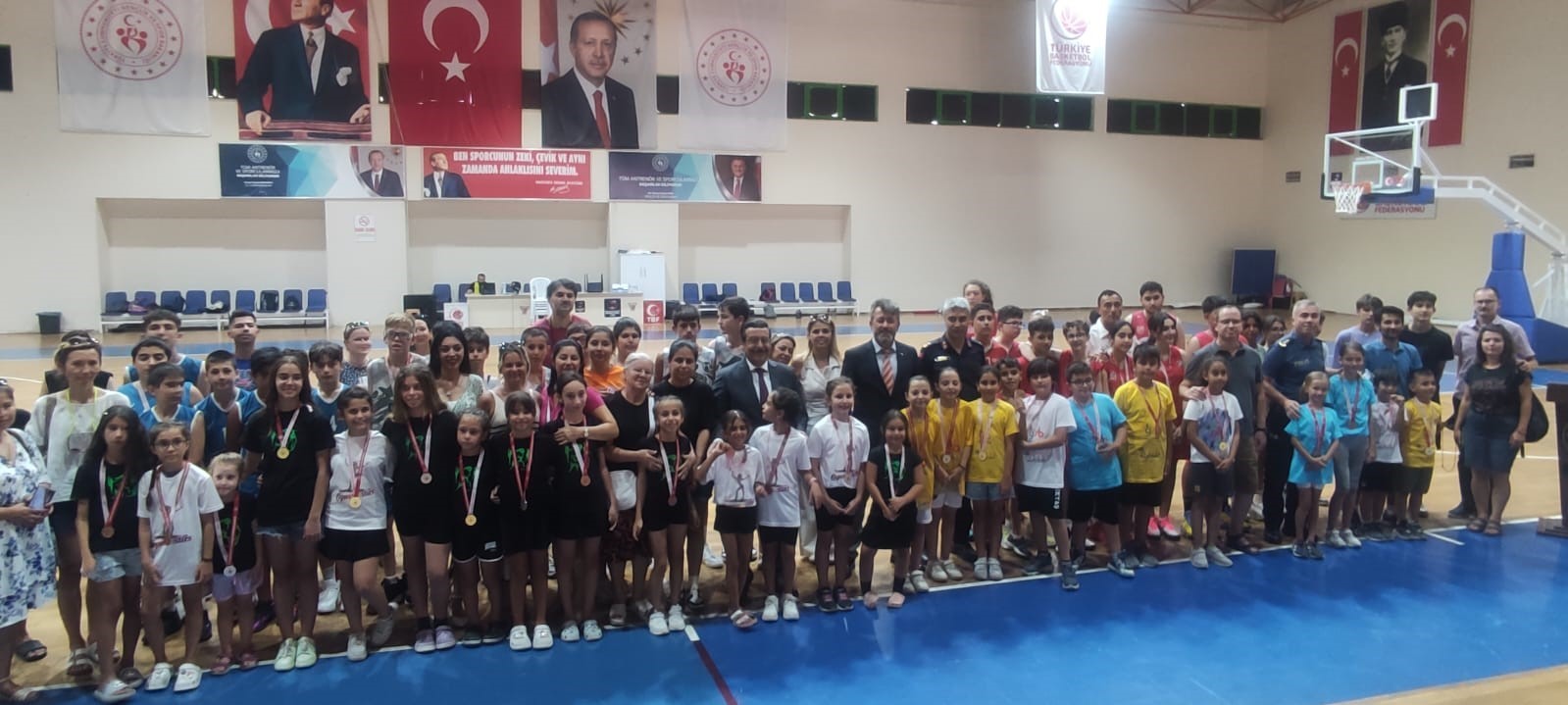 BURHANİYE’ DE 15 TEMMUZ SPOR YARIŞMALARI DÜZENLENDİ