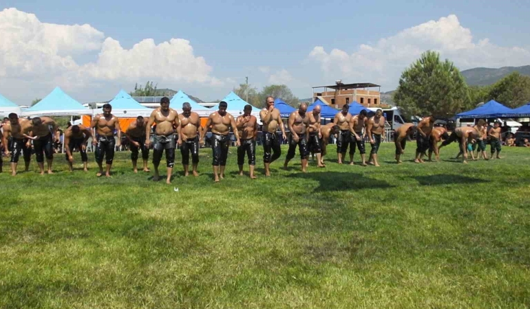 Balıkesir’de Kızıklı Güneşleri’ne 314 pehlivan katıldı