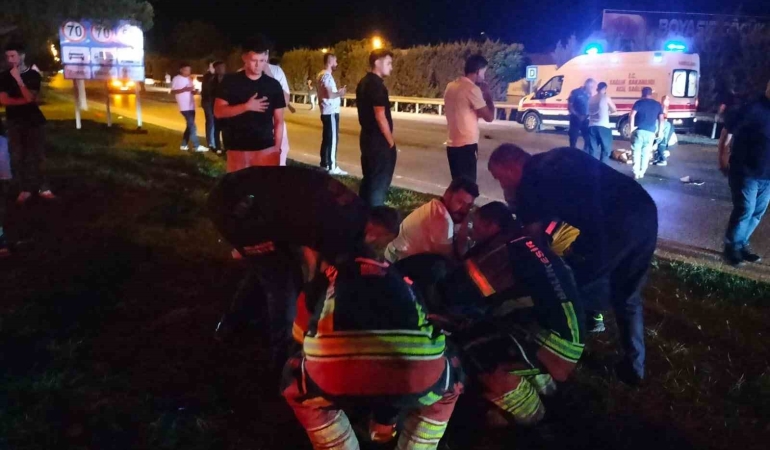 Balıkesir’de motosikletle otomobil kaza yaptı; 1ölü, 1 yaralı