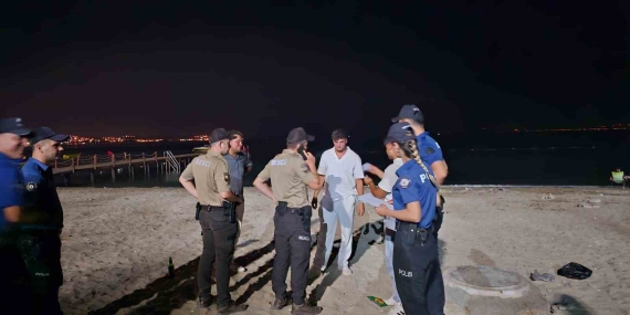 Balıkesir’de sahilde izinsiz havai fişek gösterisine ceza