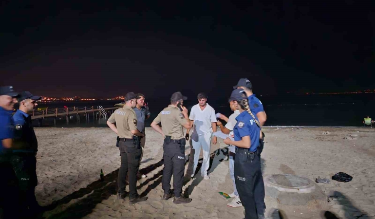 Balıkesir’de sahilde izinsiz havai fişek gösterisine ceza