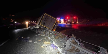 BALIKESİR-BURSA KARA YOLUNDA TIR KAZASI: 1 YARALI