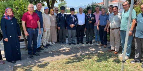 AK Parti Gönen İlçe Teşkilatı’ndan 15 Temmuz şehitlerine vefa ziyareti