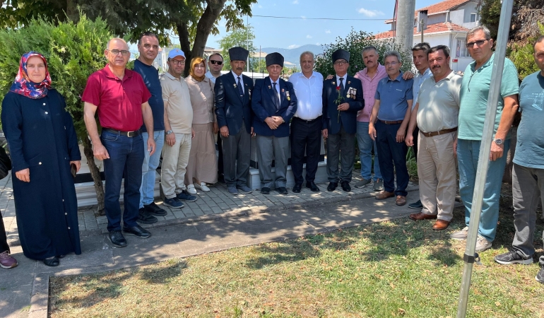 AK Parti Gönen İlçe Teşkilatı’ndan 15 Temmuz şehitlerine vefa ziyareti