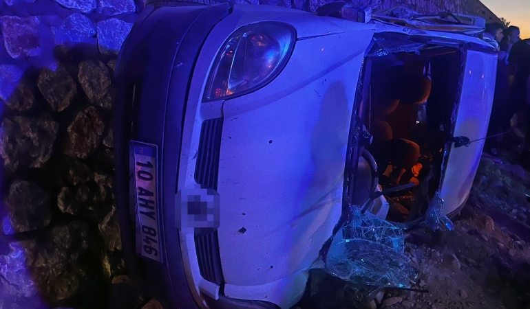 Balıkesir’de zincirleme trafik kazası: 1 ölü, 4 yaralı