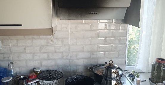 Manyas’ta apartman dairesinin mutfağında yangın çıktı