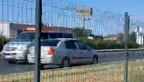 Edremit’te karayolunda ters yönde giden araç paniği