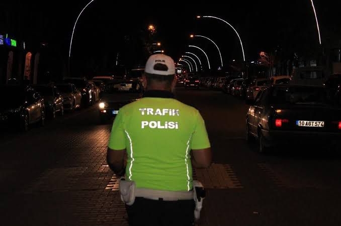 BASKİ Personeli Resmi Araçla Alkollü Yakalandı