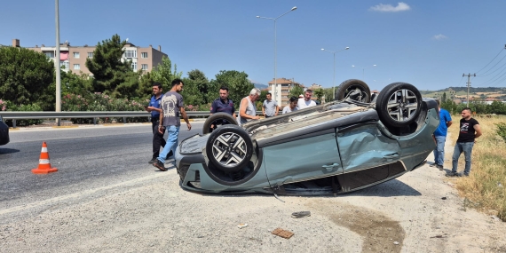 Susurluk’ta iki aracın çarpıştığı kazada 2 kişi yaralandı