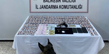 BALIKESİR'DE UYUŞTURUCU ÇETESİNE ŞAFAK OPERASYONU: 5 GÖZALTI