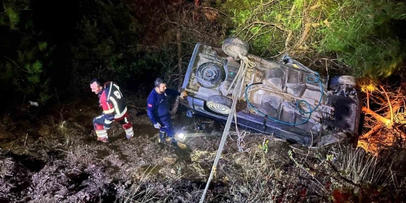 Kepsut’ta araç dereye uçtu: 5 yaralı