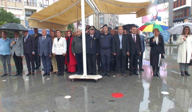 Balıkesir’de Muhtarlar Günü yağmur altında kutlandı