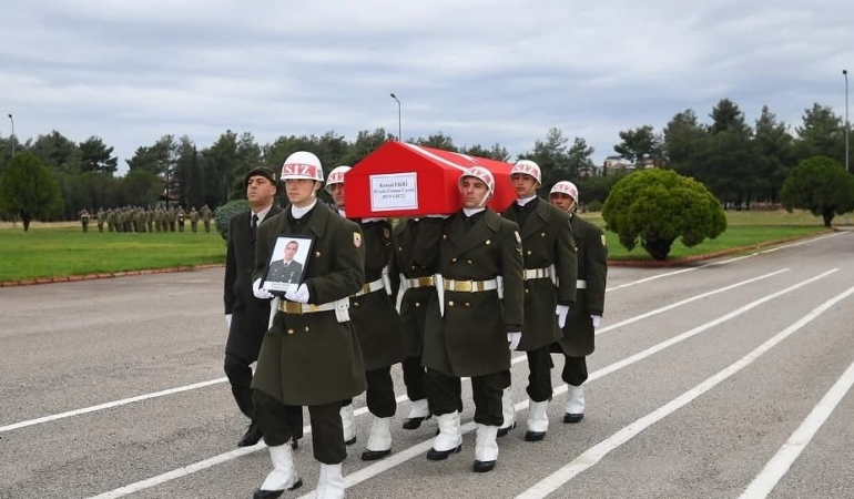 Balıkesir’deki silahlı saldırıda yaşamını yitiren uzman çavuş için askeri tören düzenlendi