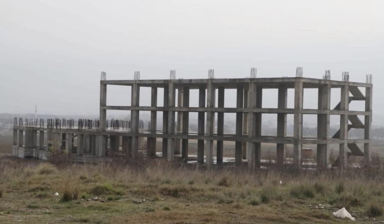 Gönen’de fakülte inşaatı yıllardır tamamlanamıyor: Hayırsever desteğiyle başlatılan proje sessizliğe büründü