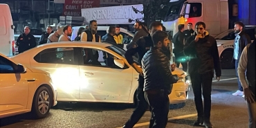 BALIKESİR'DE 3 KİŞİYİ ÖLDÜREN VE İKİSİ POLİS 7 KİŞİYİ YARALAYAN CANİNİN EŞKAL FOTOĞRAFI ORTAYA ÇIKTI ZANLININ ÖLDÜRDÜĞÜ KİŞİ SAYISI 3'E ÇIKTI EVİNDE ÖLDÜRÜLEN OCAY ÖZDEMİR'İN CANİ MUSTAFA EMLİK'İN İLK KURBANI OLDUĞU ÖĞRENİLDİ