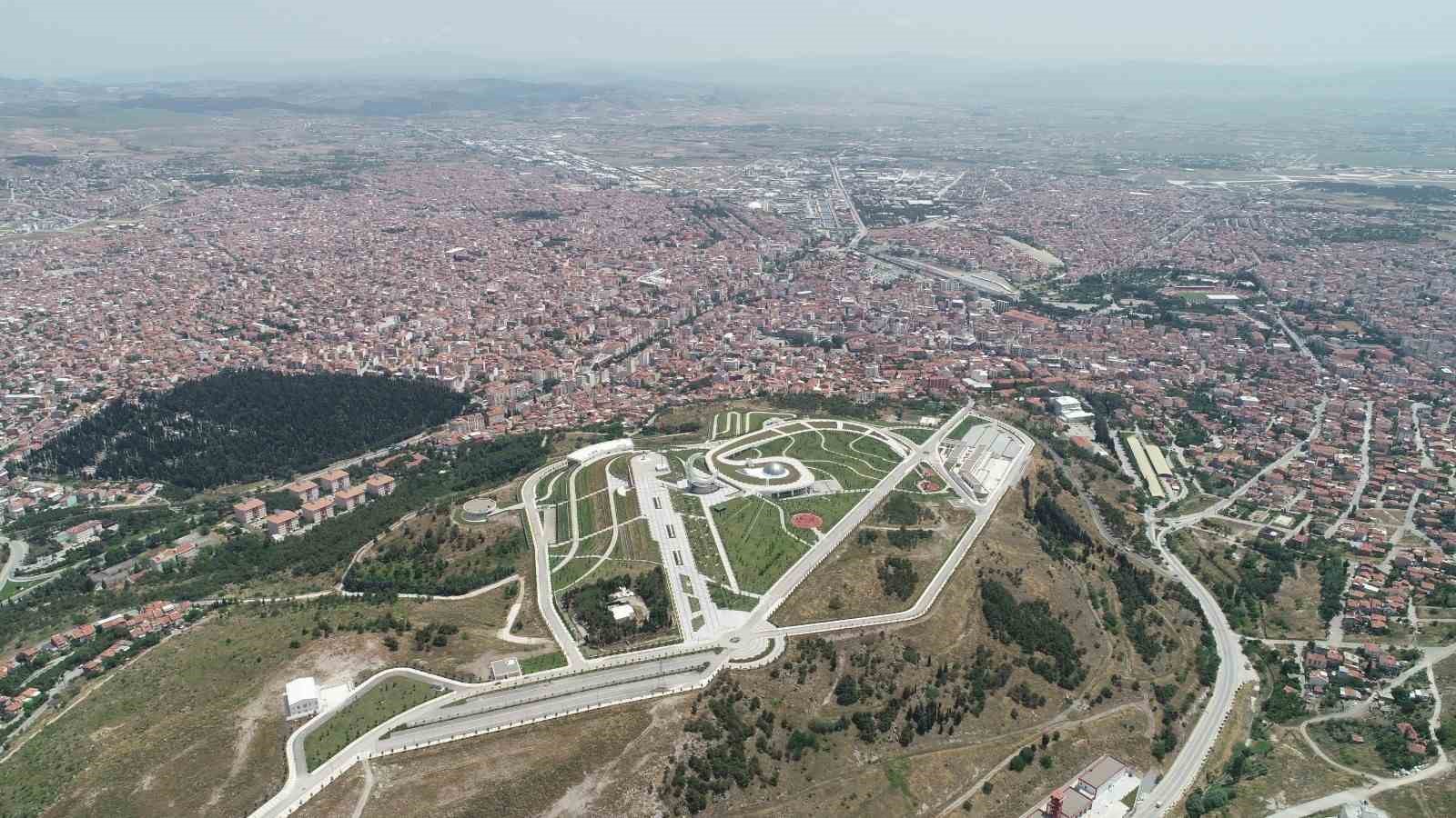 (ÖZEL) 2 BİN YILLIK TEHLİKE 'BEN BURADAYIM' DEDİ 2 BİN YILDIR BÜYÜK DEPREM ÜRETMEYEN FAY HAREKETLENDİ JEOLOJİ MÜHENDİSİ AYSUN AYKAN: "HALKIMIZIN BÜYÜK BİR DEPREME KARŞI MUTLAKA ÖNLEMLERİ ALMASI VE DİKKATLİ OLMASI GEREKİYOR"